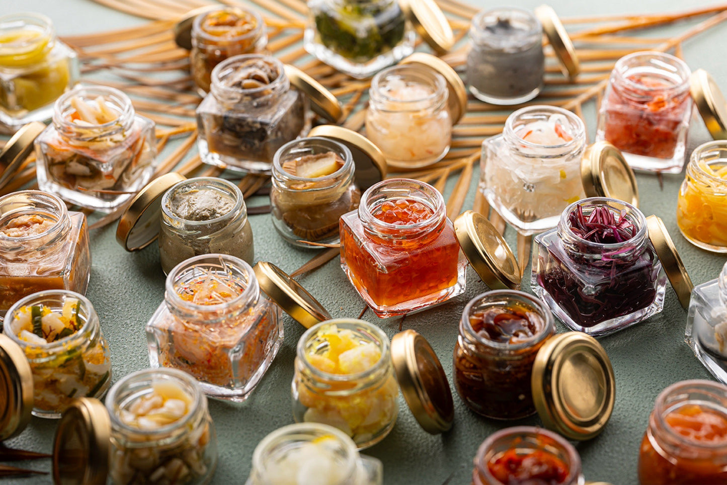 新春!宝石箱おせち 木箱入 三段重 全50品 3人前