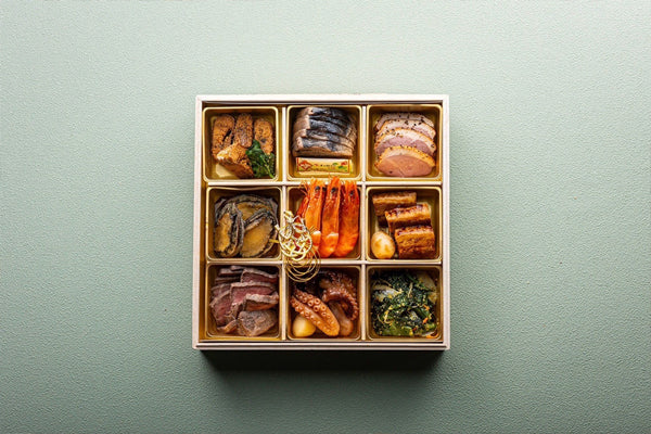 新春!宝石箱おせち 木箱入 三段重 全50品 3人前