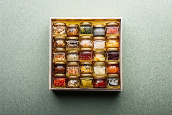 新春!宝石箱おせち 木箱入 三段重 全50品 3人前